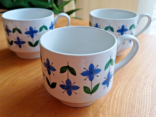 Vintage Midwinter Roselle Staffordshire set of 3 cups - v good condition