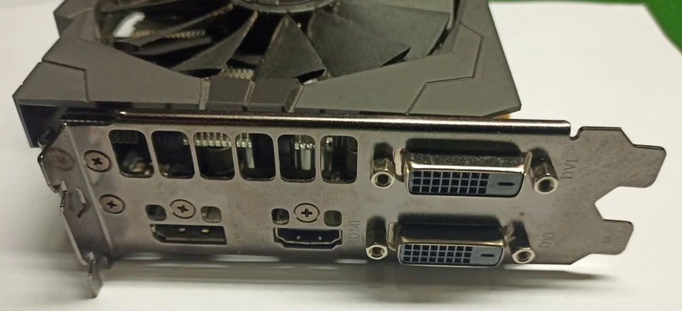 ASUS ROG STRIX Radeon RX 470 4GB OC Edition - Gaming - PCIe x16 Video Card - Image 3 of 4