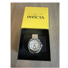 Invicta Pro Diver Quartz Wristwatch Blue Bezel Stainless Steel Water-Resistant