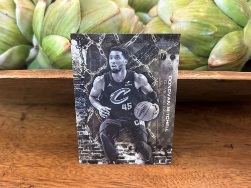2025 Topps Chrome Donovan Mitchell Base (RAW)