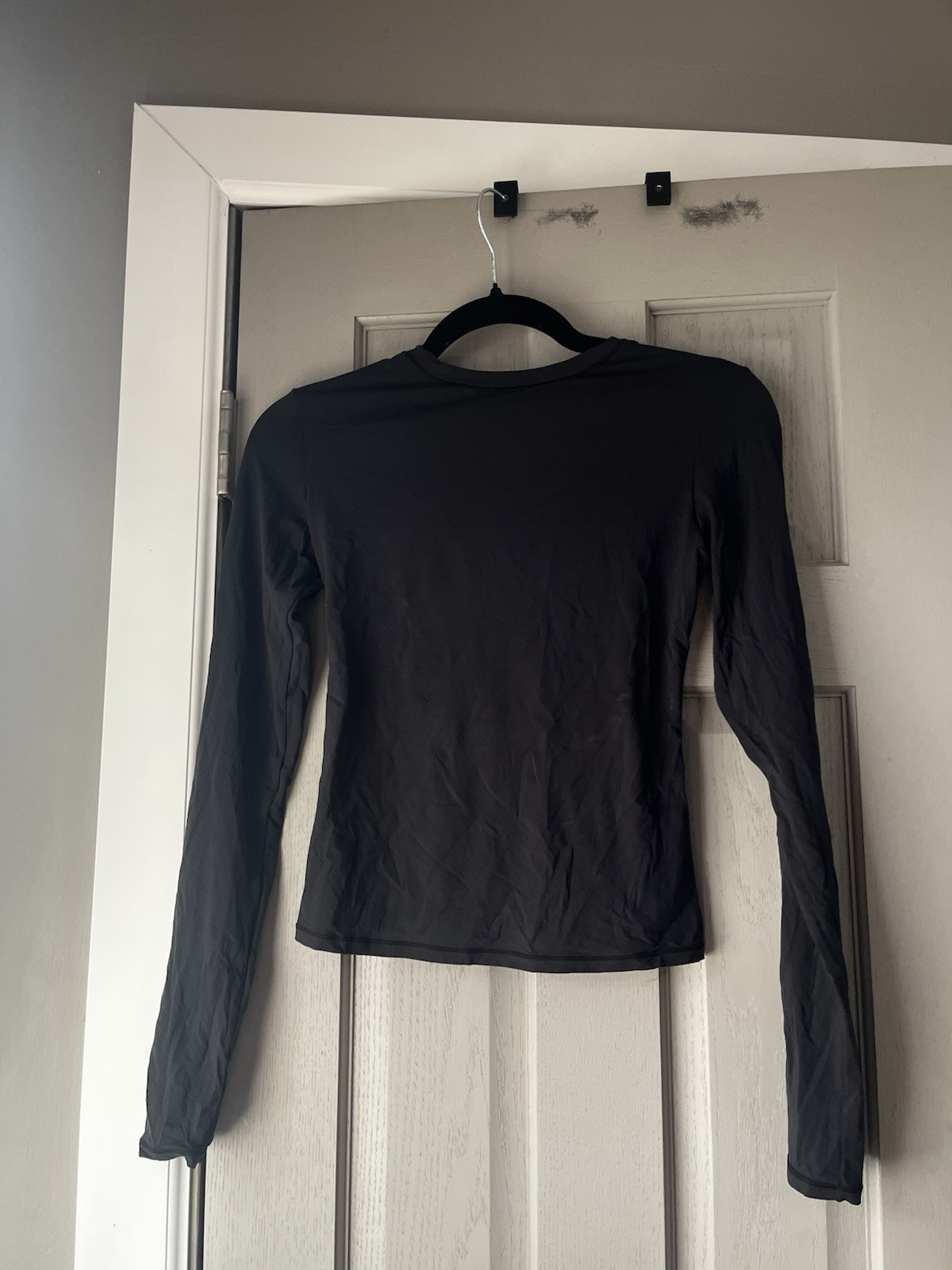 Skims fits everybody long sleeve shirt Retails $58 Size S