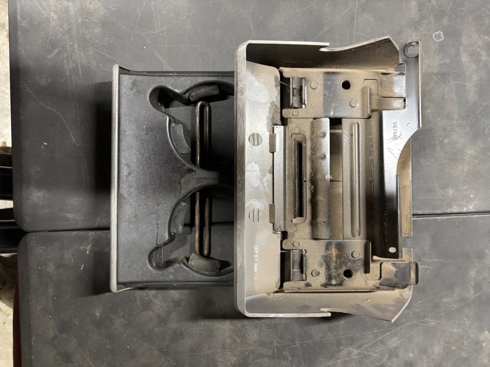 Chevy C/K 1500 2500 GMC Silverado Sierra 1988-1994 portavasos extraíble gris OEM Foto 2 de 2