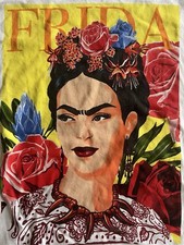Camiseta gráfica Frida Kahlo de Jerry Leigh talla mediana
