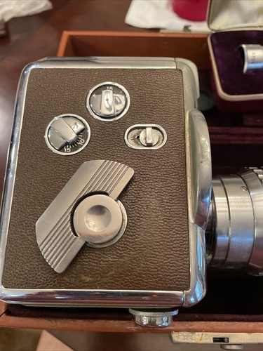 Vintage Revere 8 model 44 camera Turret. + Camera bag and accessories~1950s - Picture 4 of 7