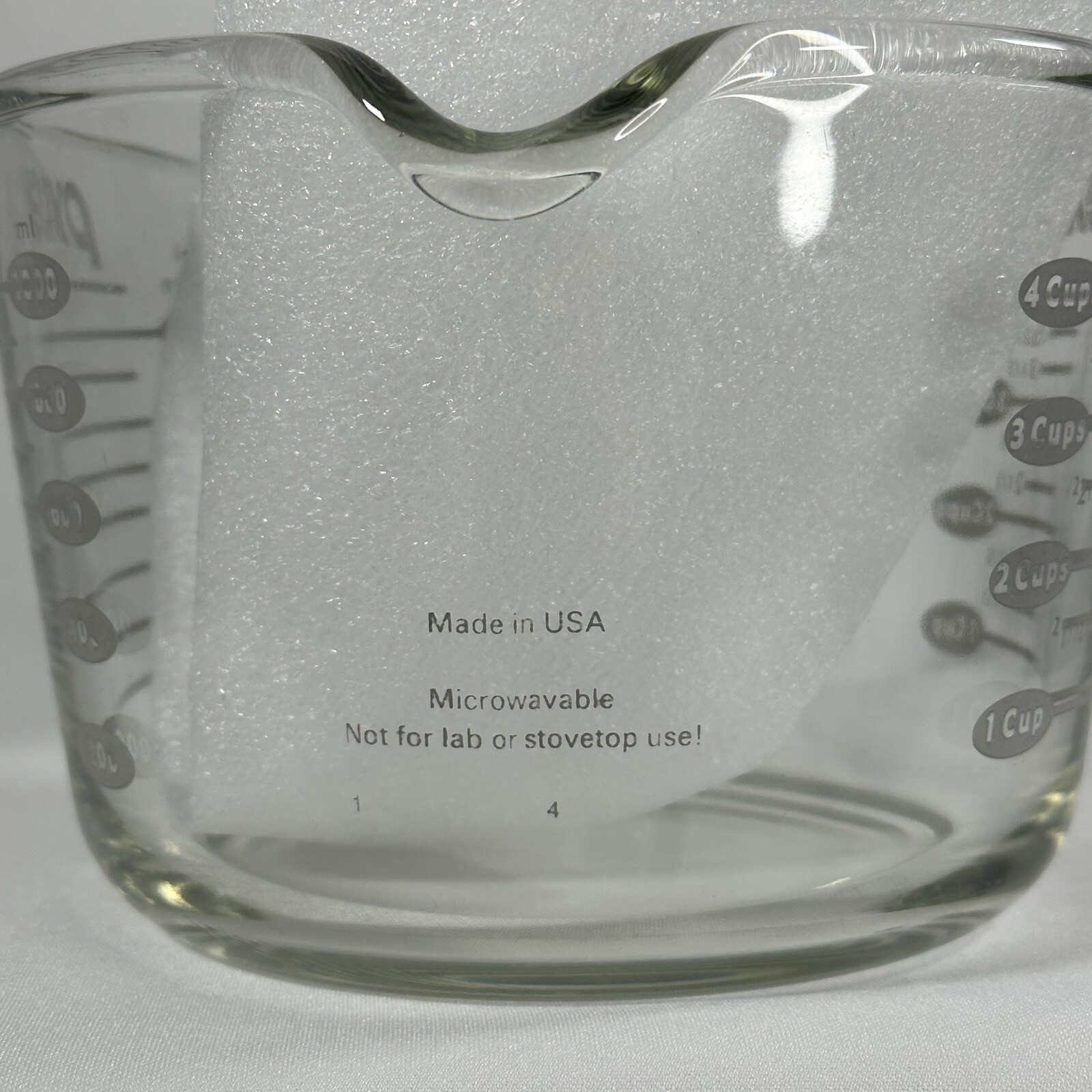 Pyrex 1-quart liquid measuring cup - Science History Institute