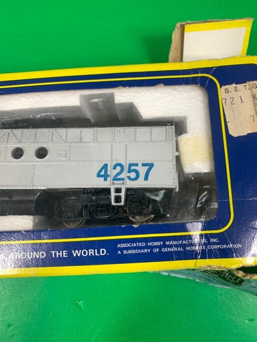 HO Amtrak 4257 AHM EMD FT diésel 5080C como nuevo - Imagen 4 de 12