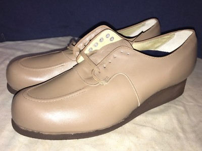 P. W. Minor Orthopedic Beige Lace Up Wedge Heel Comfort Shoe 10 AA Narrow C