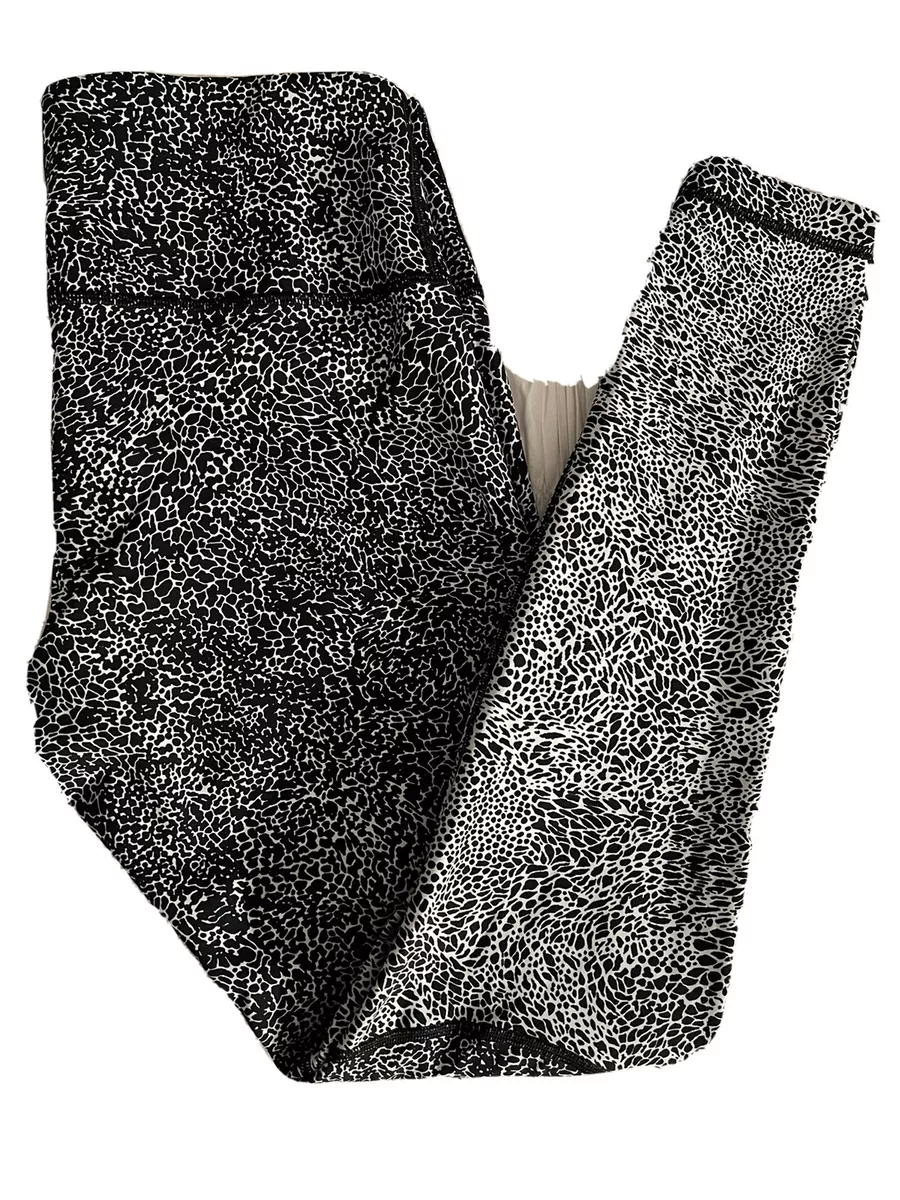 Lululemon black and deals white leggings