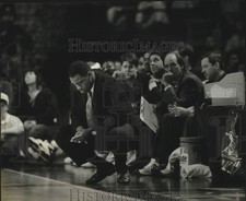 1993 Press Photo Quinn Buckner Is Downcast During Game At Bradley Center