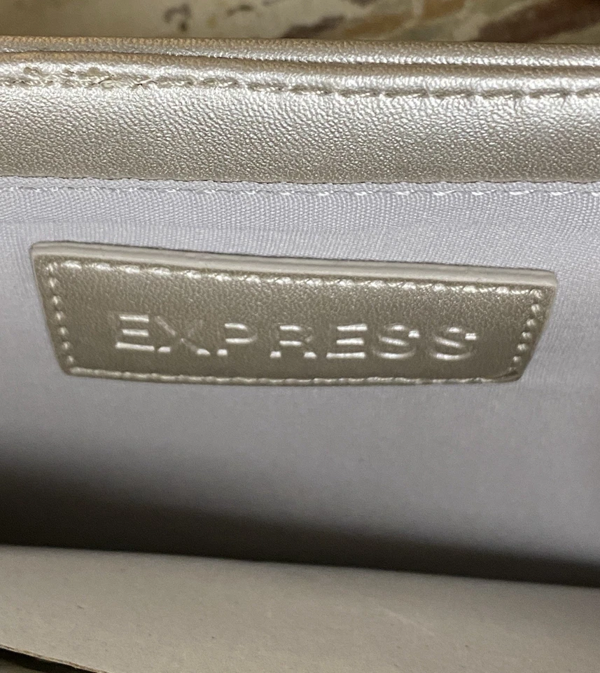 Bolso clutch plateado metálico de Express nuevo con etiquetas Foto 4 de 4