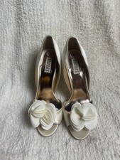 Badgley Mischka peep-toe heels floral embellishments. Satin-like ivory SZ10M