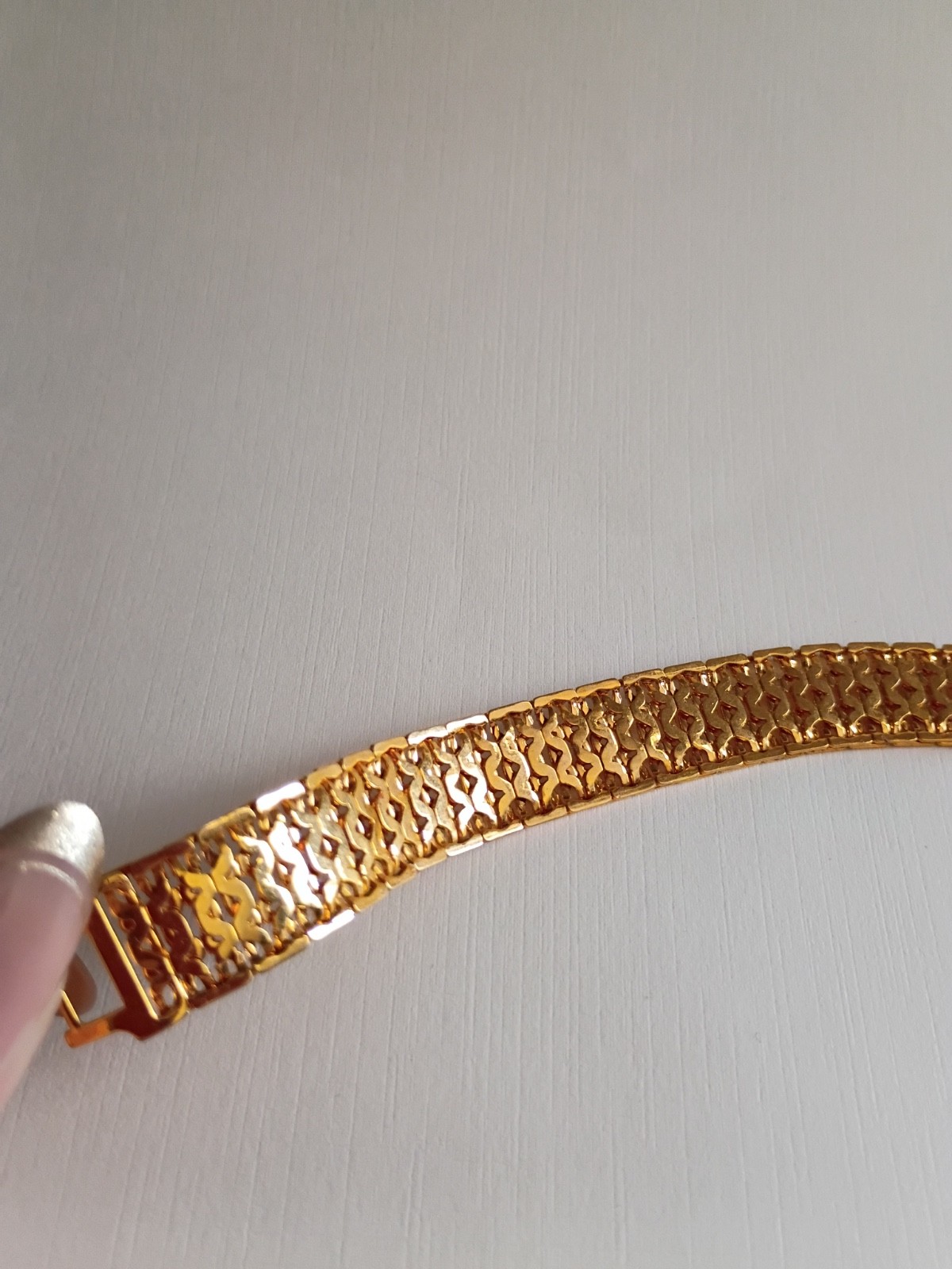 MONET Vtg Delicate Gate-Link Open Pattern Gold To… - image 4