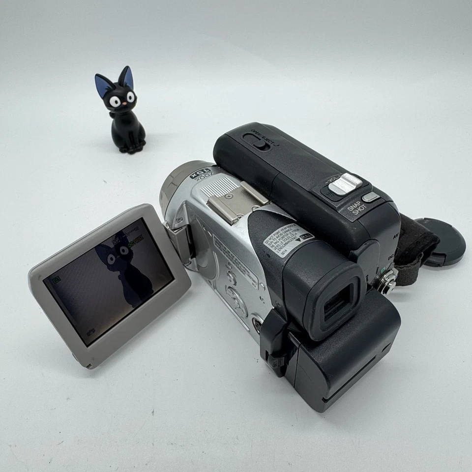 JVC GR-DF430AA Mini DV Video Camera Camcorder Tested Working w/ Battery, Charger - Image 3 of 4