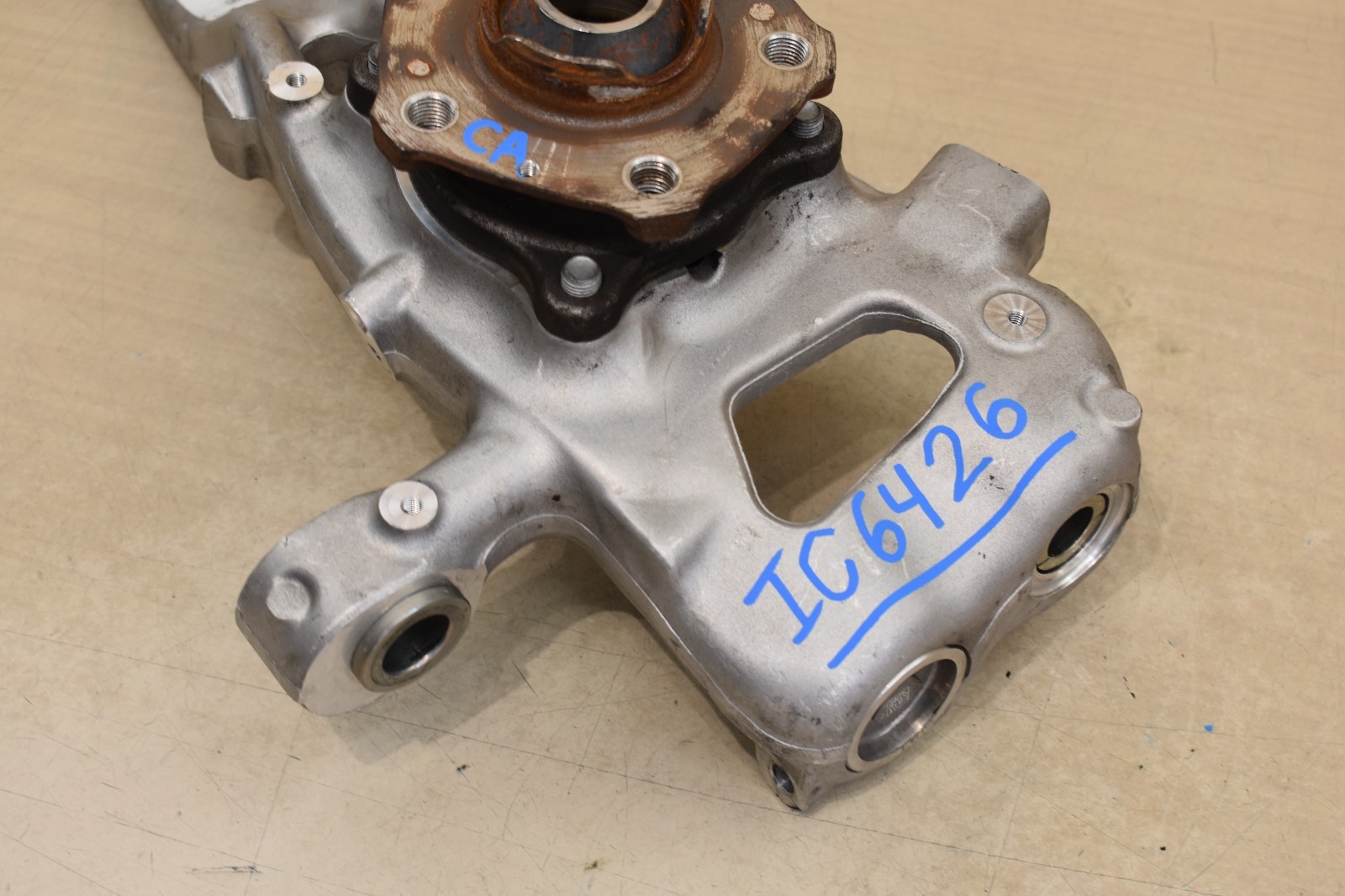 Lamborghini Urus 2018-2023 FRONT+LEFT+LOWER Steering knuckle