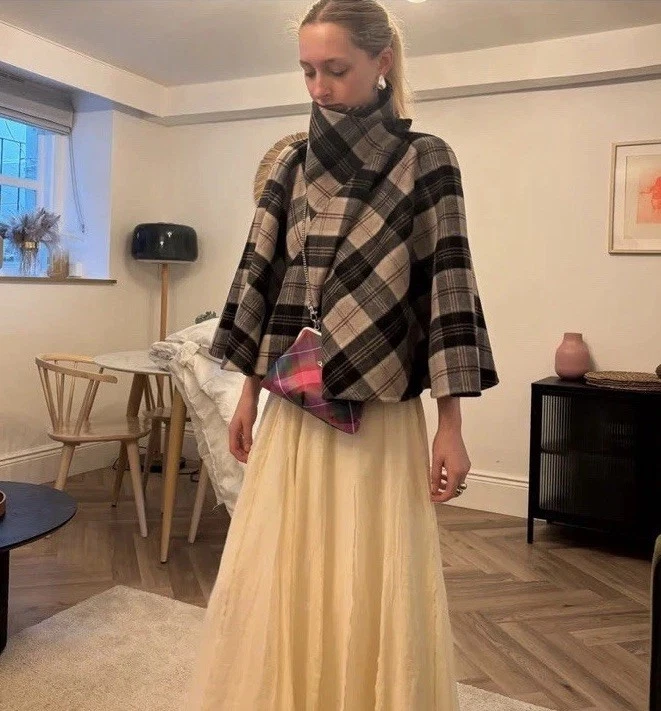 ZARA WOMAN NWT SS25 ZW COLLECTION CHECK WOOL CAPE JACKET ECRU BEIGE 7522/045 - Image 2 of 4