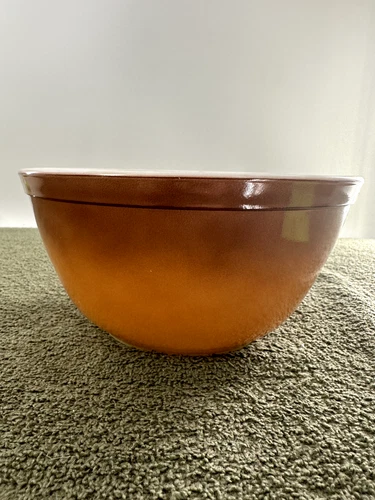 Vintage Pyrex Brown Ombre 1 1/2 Quart Mixing Bowl 402