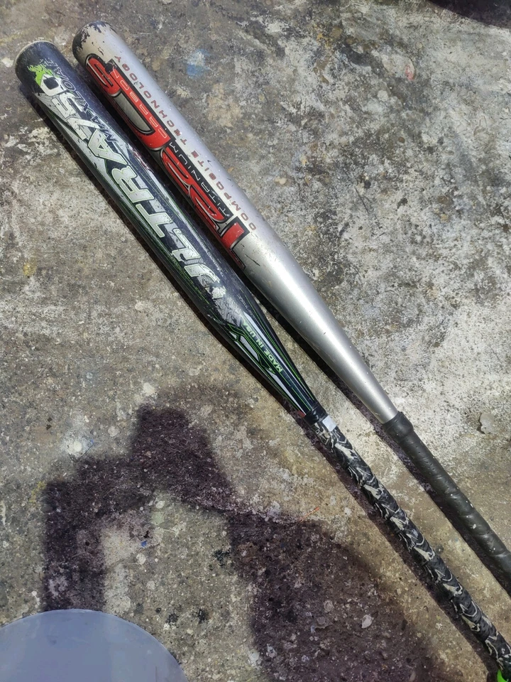 Bate Softbol S/P Uno es Titanio y otro es Compuesto  Foto 4 de 4