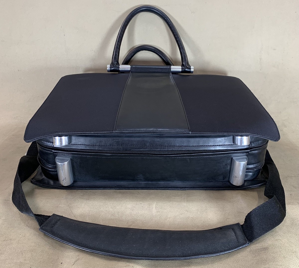 Zero Halliburton Black Nylon & Leather 17” Expandable Briefcase