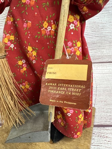 Vtg KAMAR Old Lady Woman Broom Figurine Soft Sculpture Doll King's Collection - Picture 9 of 12