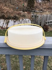 Vintage Tupperware PIE Taker with Lid and Handle Harvest Gold
