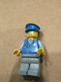 LEGO City Airport Crew Minifigure w/ Sunglasses & Cap, FROM 5933