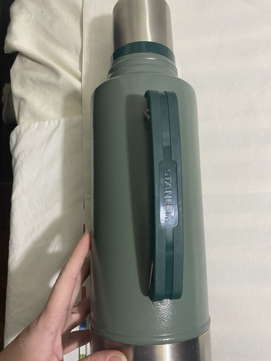 Stanley Classic Thermos 1.9L Green Vacuum Insulated Bottle W/ Cup