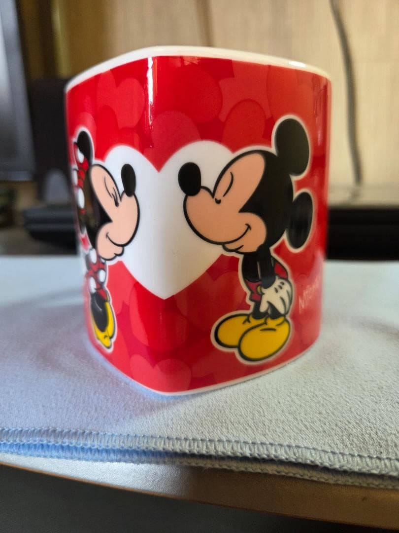 Mickey Minnie Heart-Shaped Mug Red Disney Unused Collectible