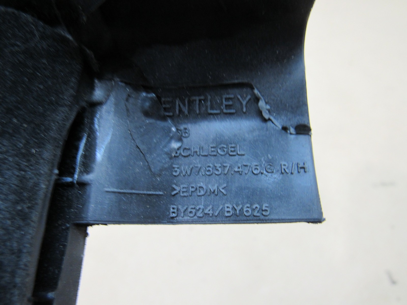 Bentley Continental GT 2012 Right Door Weatherstrip Seal Molding 11-18 ;#3