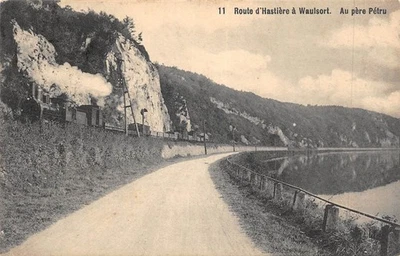 CPA BELGIQUE / ROUTE D'HASTIERE A WAULSORT / AU PERE PETRU / TRAIN - Photo 1/2