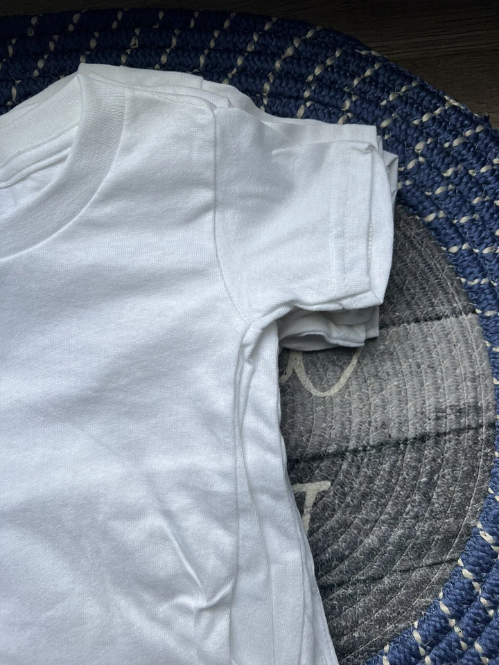 Camiseta de algodón pesado Gildan 4 manga corta lisa en blanco talla 2T niños pequeños Foto 4 de 4