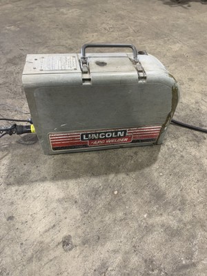 Lincoln LN-25 Semi-Automatic Wire Feeder w/gun and ground