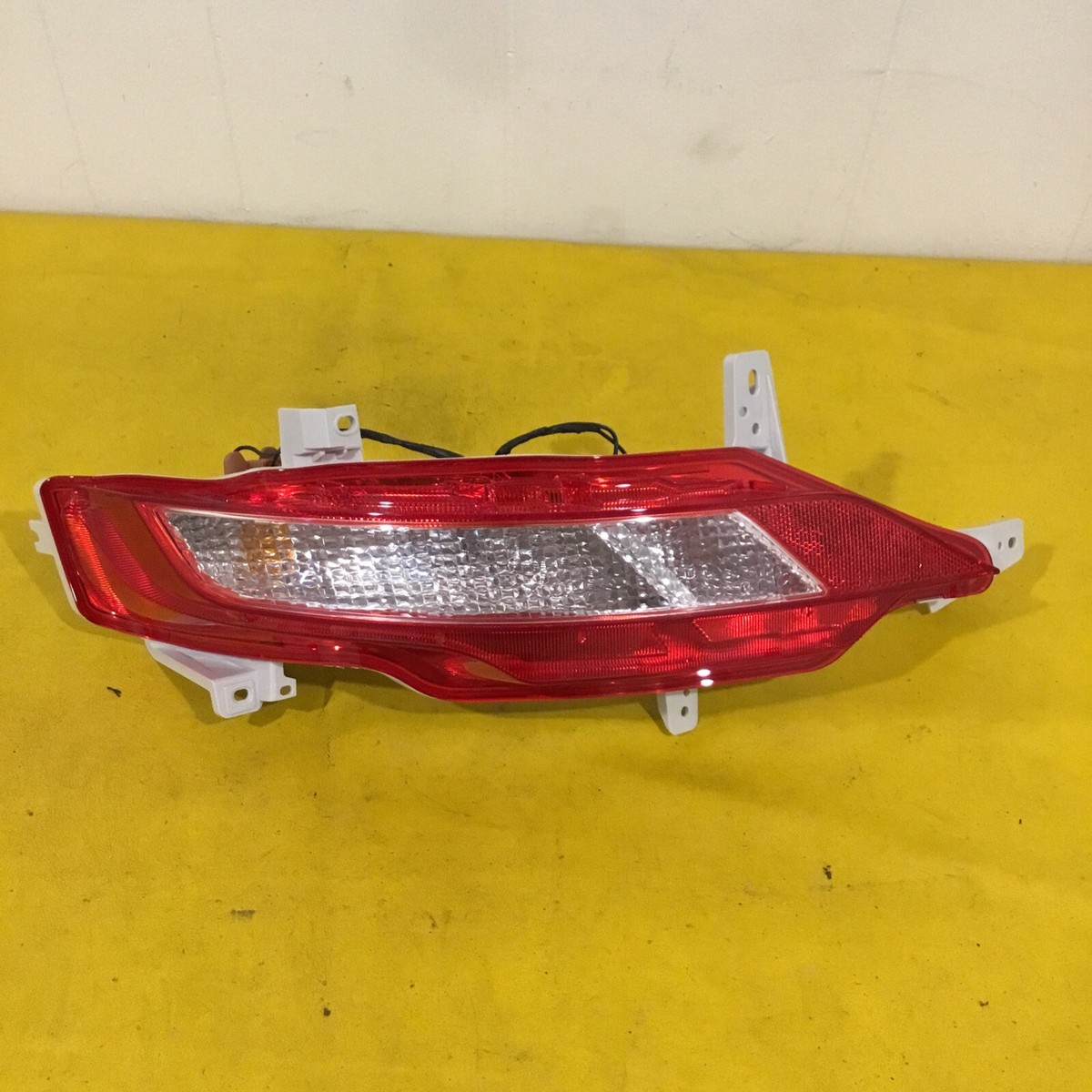 Genuine Hyundai Backup Lamp Assembly 92406-N9000 for sale online
