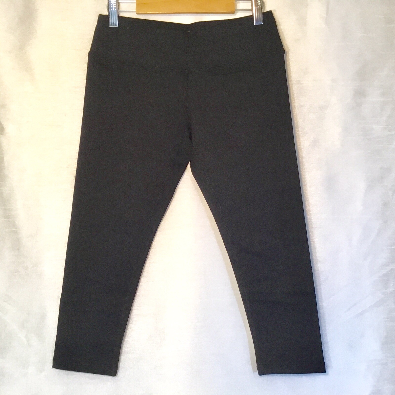 Yoggir Yoga Pants Basic Black Cropped Waistband Pocket-image