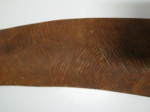 EARLY AUSTRALIAN ABORIGINAL WOODEN CHIP CARVED DIAMOND CUT HUNTING BOOMERANG - Picture 7 of 16