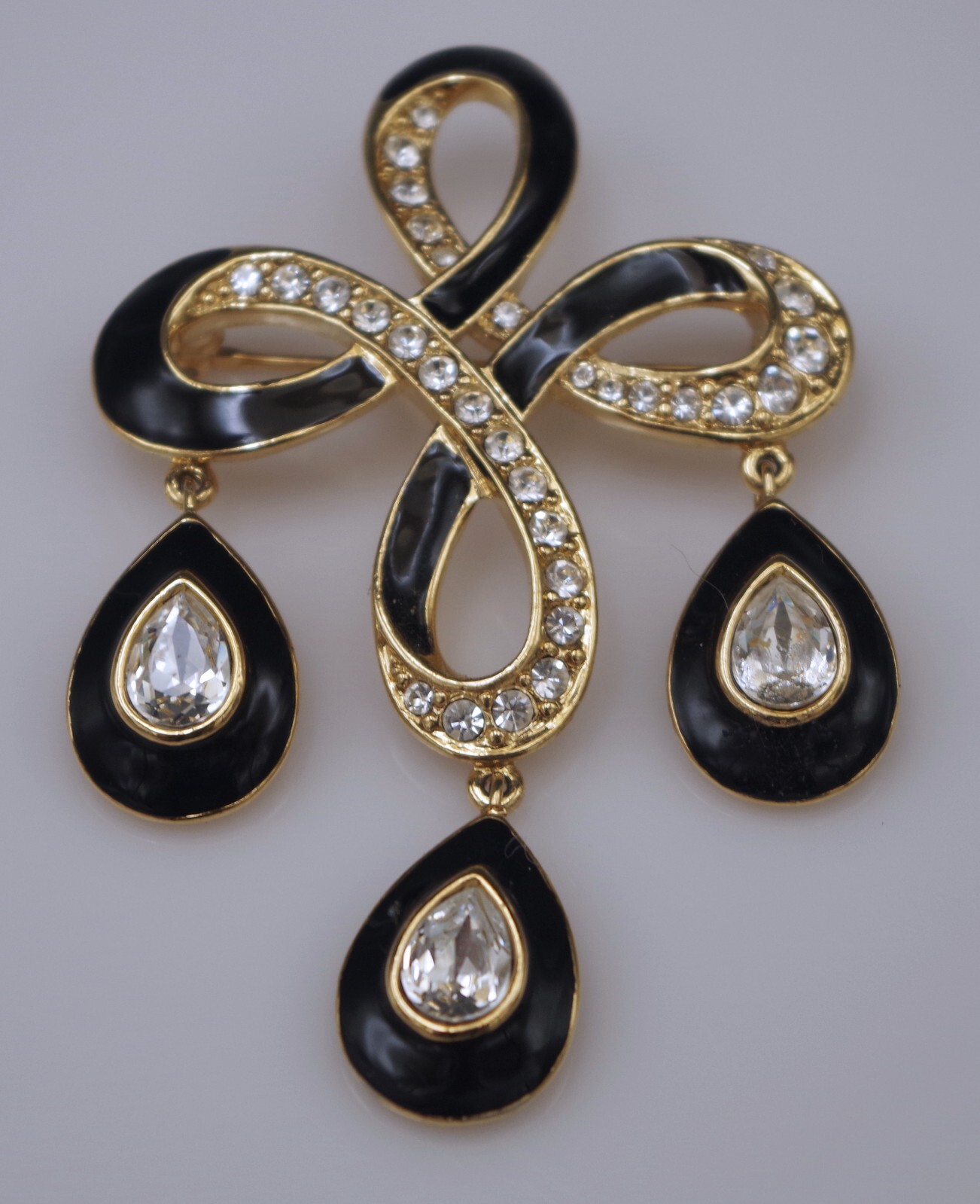 TRIFARI ESTATE JEWELRY BLACK ENAMEL RHINESTONES DANGLE BROOCH SIGNED
