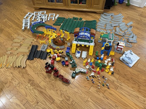 Huge Fisher-Price GeoTrax Large Lot Train Set Cars Buildings Tracks Accessories