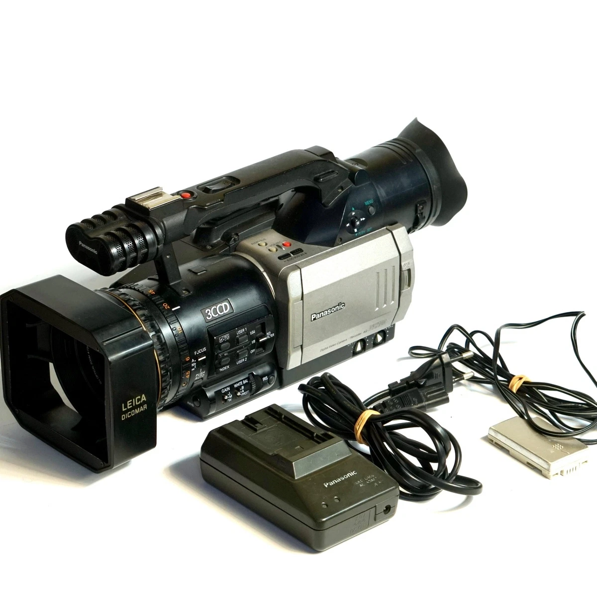 パナソニックmini DVカムレコーダ- AG-DVX100A通電ok ジャンク Used Panasonic Pro AG-DVX100A 3-CCD MiniDV Camcorder Video Camera
