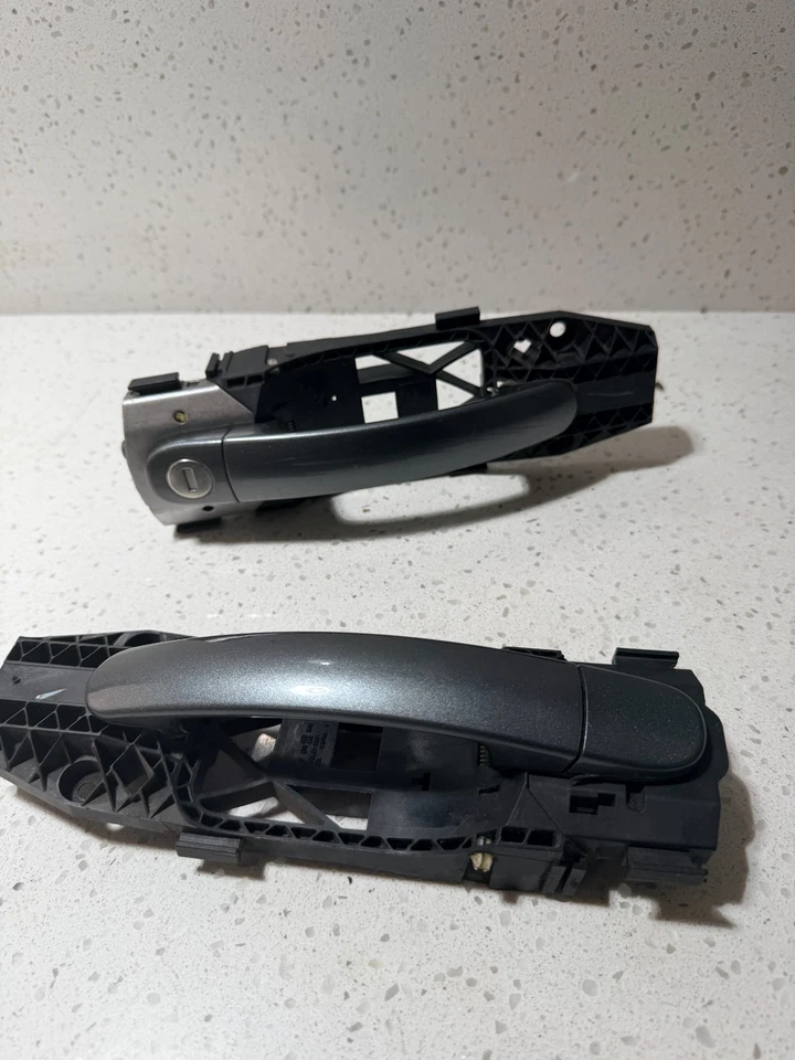 11-18 VW Jetta Right & Left Exterior Door Handle OEM Used Foto 3 de 4