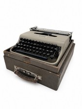 Olivetti Lettera 22 1953 Macchina da Scrivere Vintage con Valigia Rara
