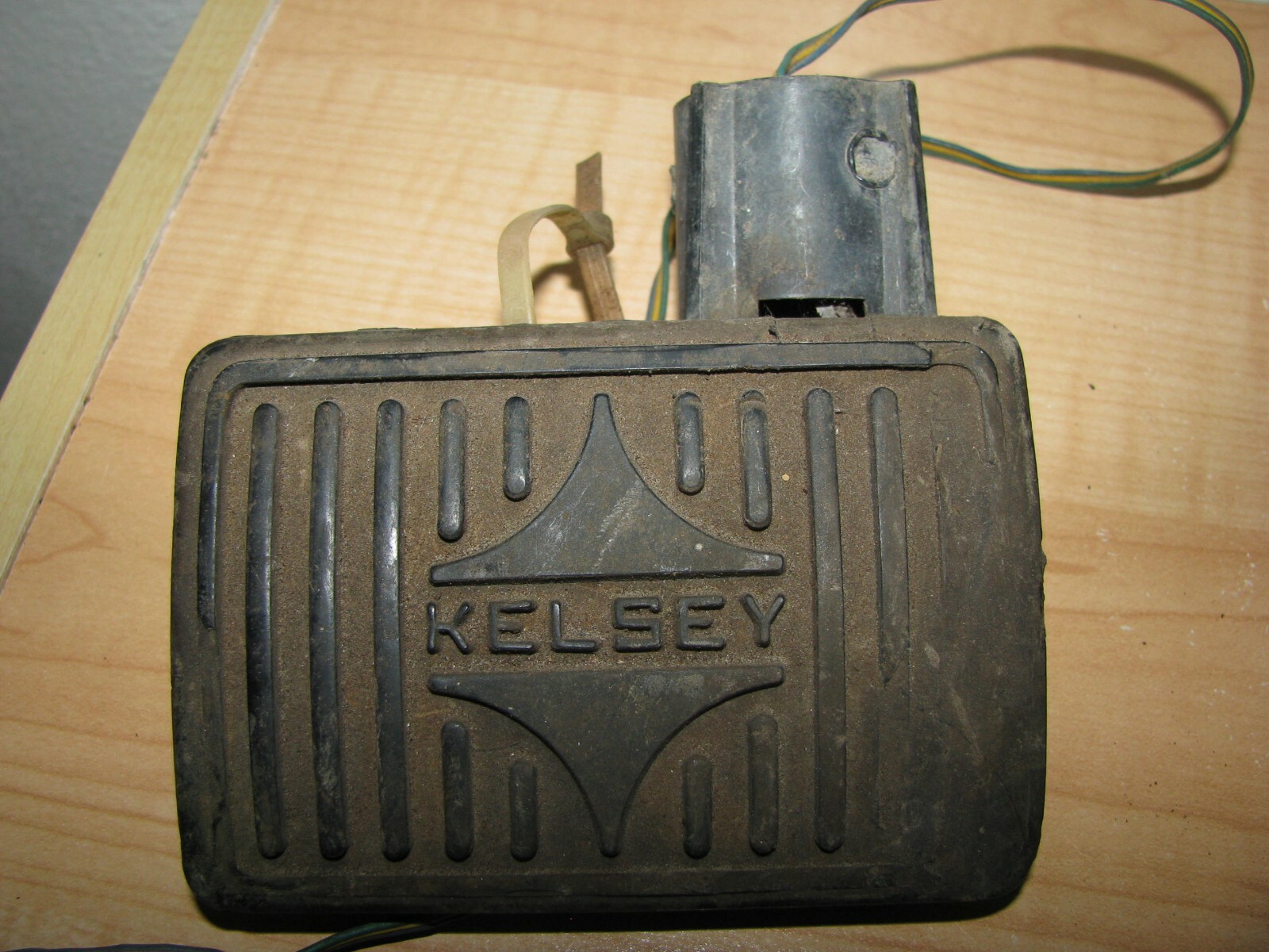 Vintage Kelsey Energize Brake Controller and Brake Pedal Mount Assembly