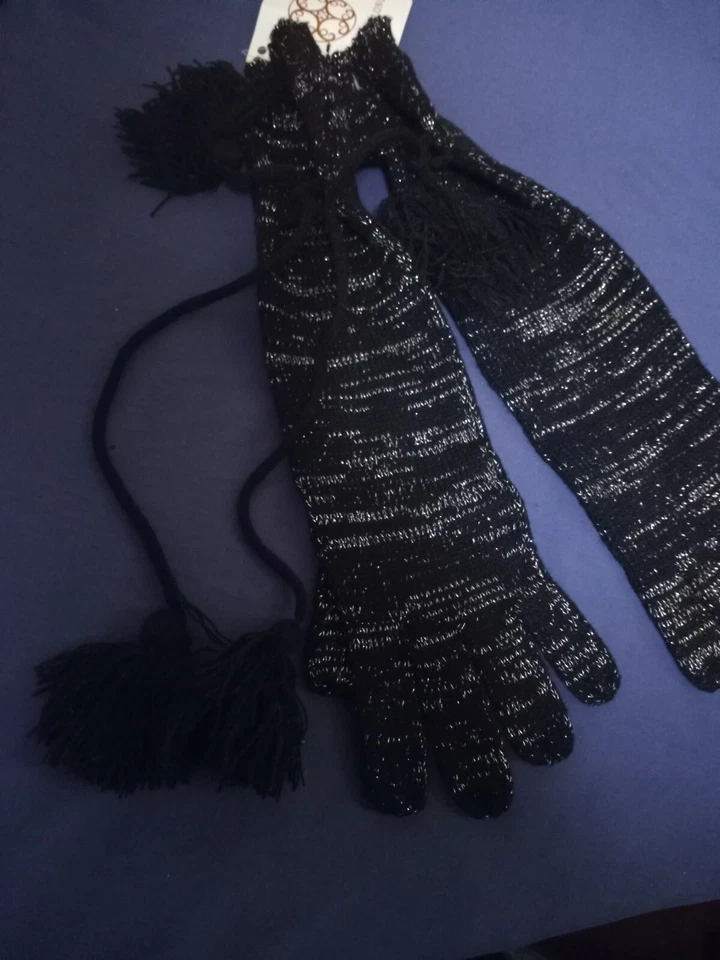 Carolina Guantes Largos Negros Foto 2 de 4