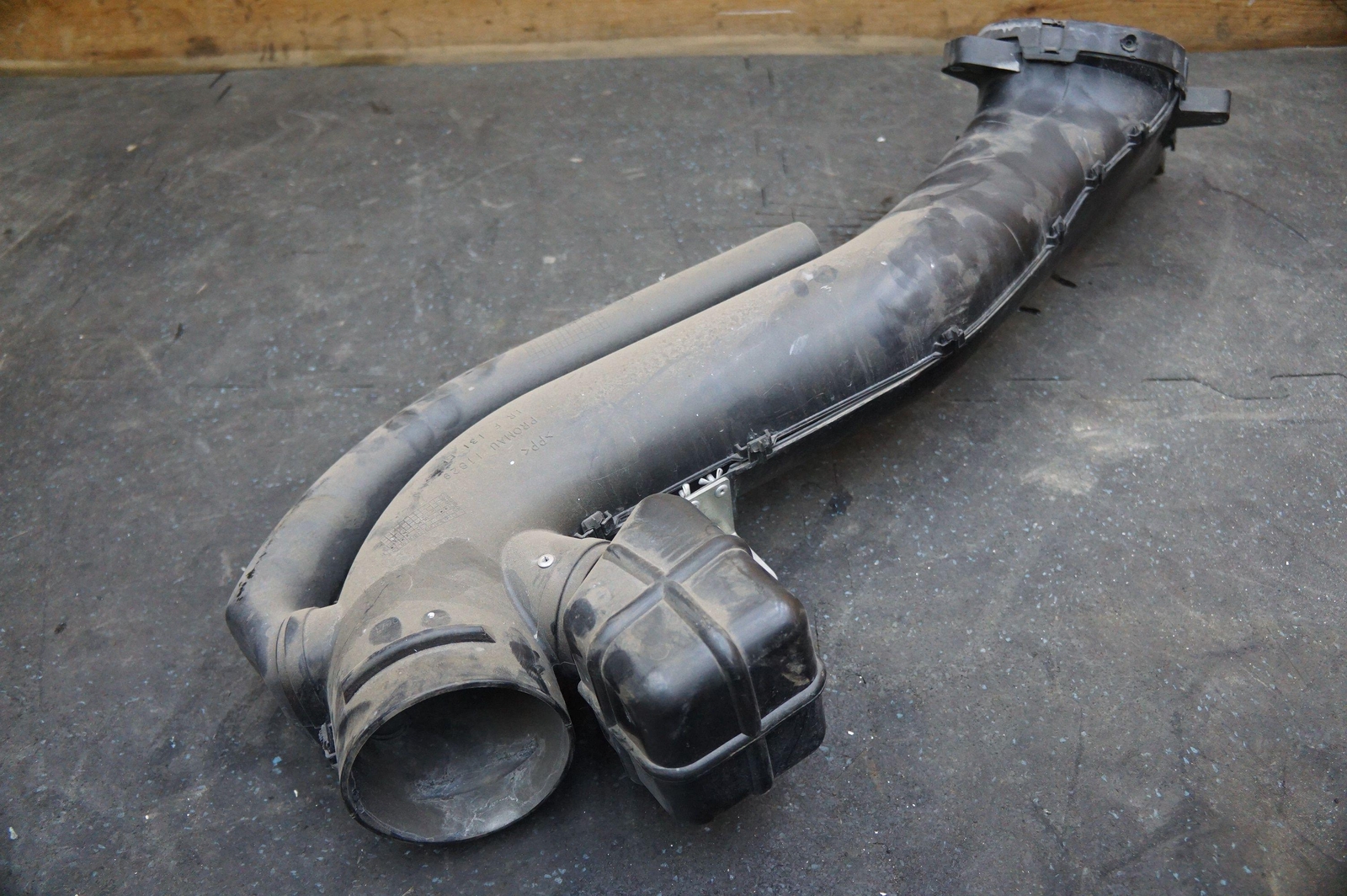 Left Driver Side Air Intake Duct 226059 OEM Ferrari 430 Spider