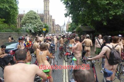 PHOTO  LINCOLN'S INN FIELDS WITH THE 2018 WNBR ABOUT TO RE-START AFTER A 10 MINU