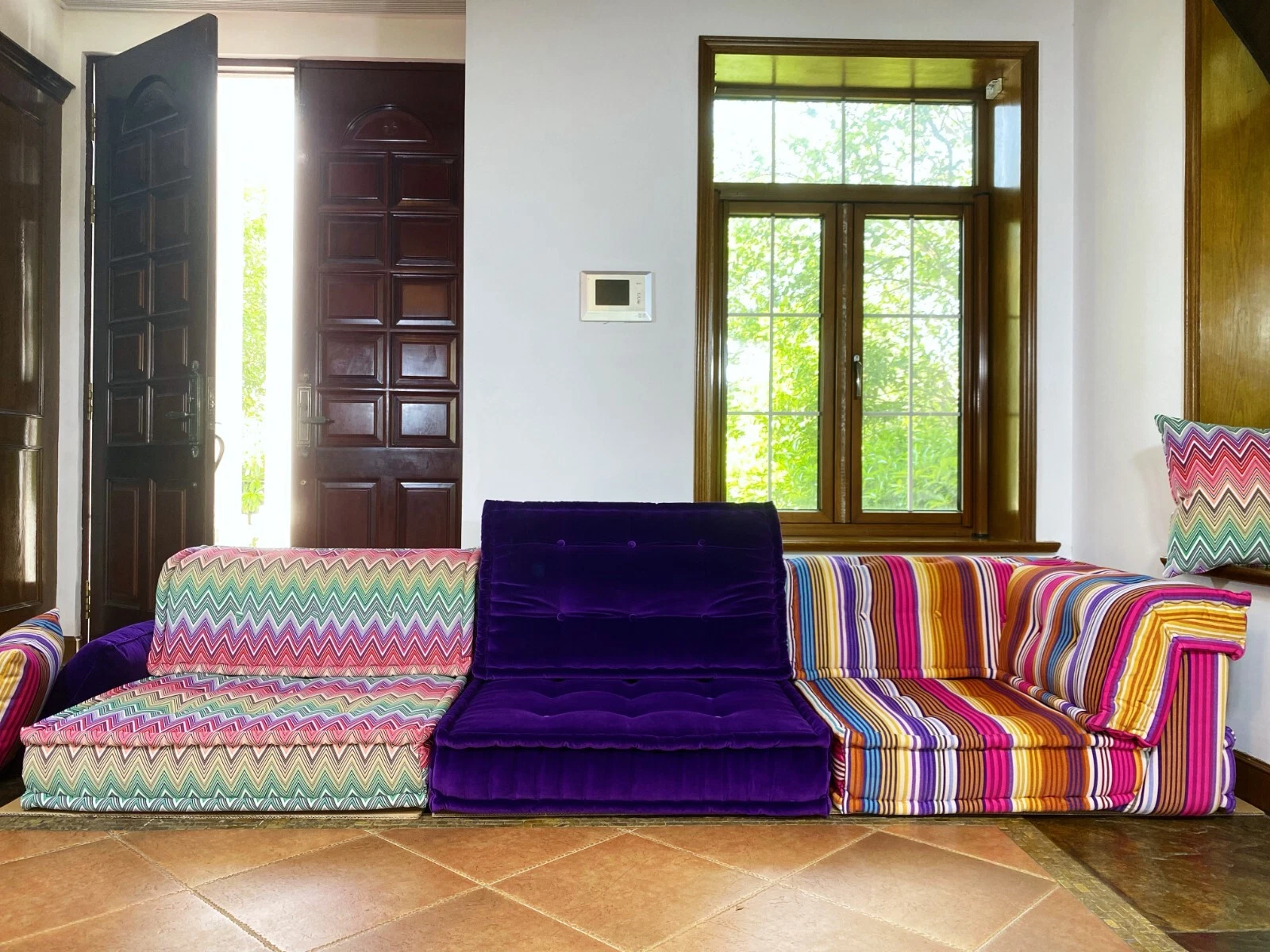 Mah Jong Mid Century Daybed Sofa Couch a set of 2 single seaters & small corner
Opens in a new windo