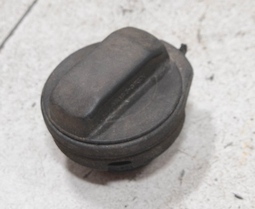 SKODA Fabia 6Y Kombi Bj 02 Tank Deckel Verschluss 1J0201553C #112878-F459