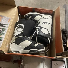 Thirtytwo Exus Snowboard Boots Size 10 Preowned With Box