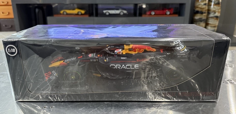Max Verstappen 1/18 -RED BULL RB20- Win CANADA GP WORLD CHAMPION 2024 Minichamps - Image 2 of 4