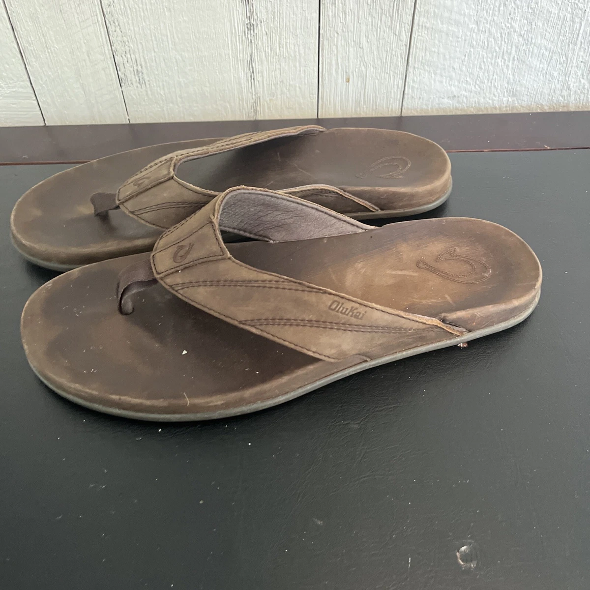 Olukai Pikoi Men s Brown Leather Flip Flops Sandals Size 14 EUR
