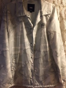 vans camo windbreaker