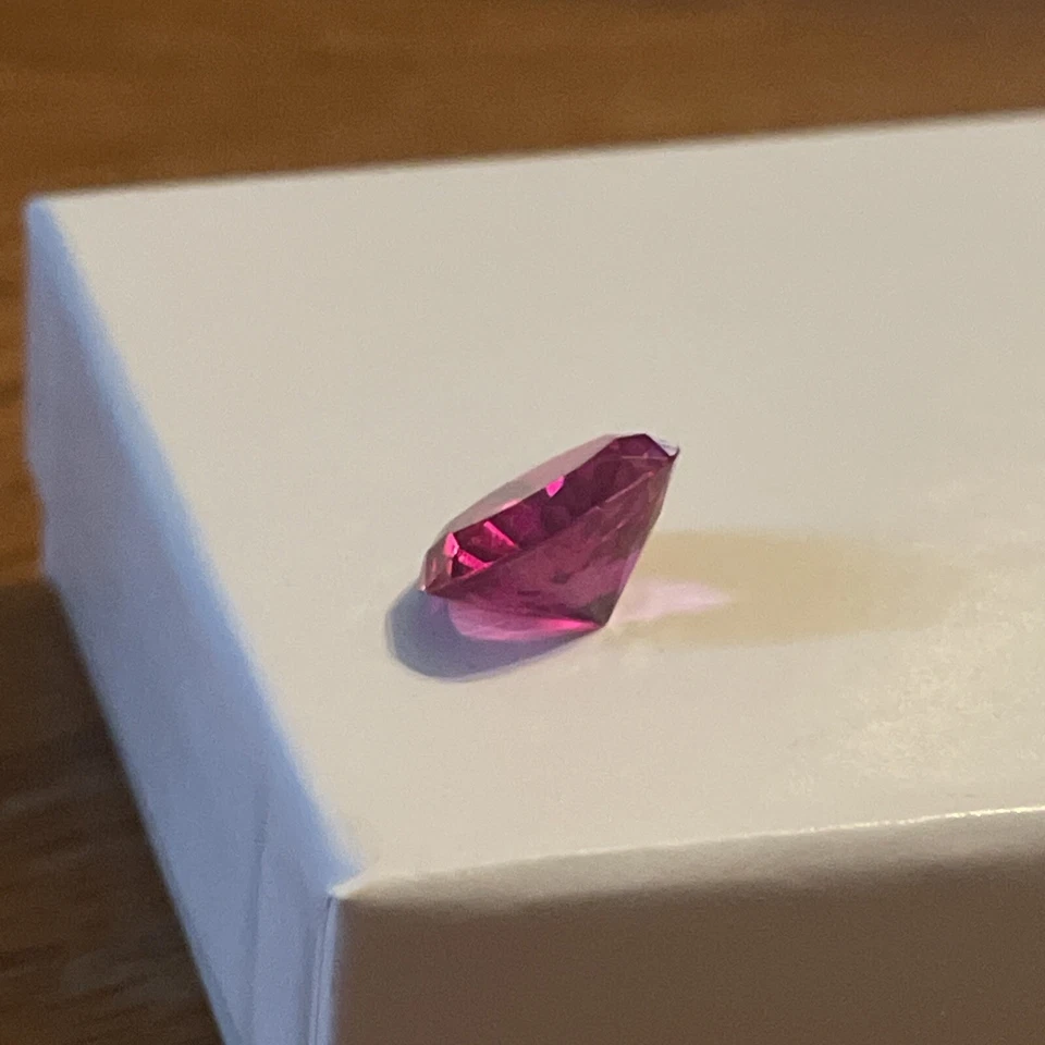 Rubi de laboratório 9,6 quilates - Imagem 2 de 4